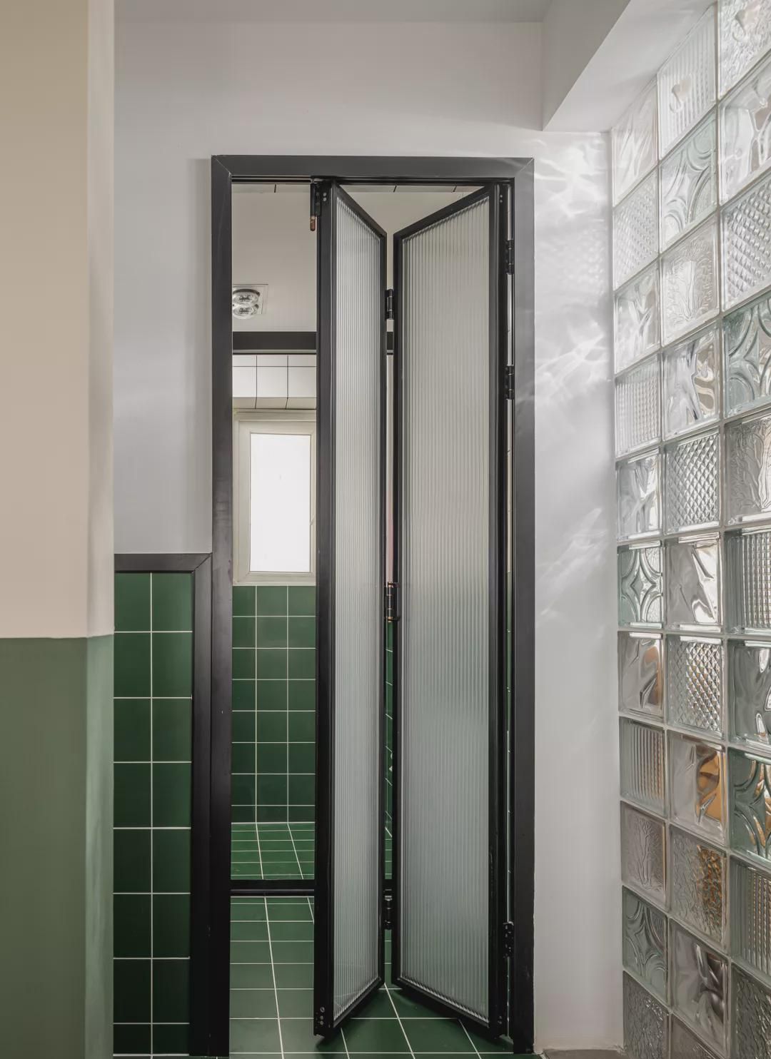 90㎡三室复古风装修，半墙打破“暗”房设计，大户型既视感