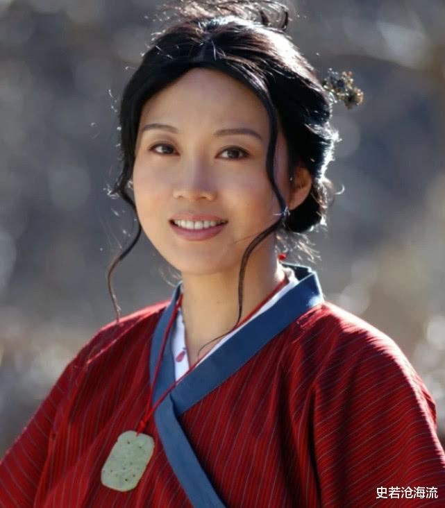 |一次，闫妮去买房，售楼小姐看不起她，不料闫妮毫不犹豫就拿下了