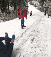 时光了了说说|“现在的女生穿着罩衣就出门了，这大大的后背是留出来拔罐的吗？”哈哈哈哈！