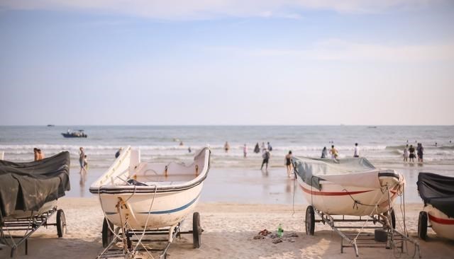 沙灘 廣西有一片絕美海灘，海水湛藍(lán)堪比三亞，免費(fèi)開放游客絡(luò)繹不絕