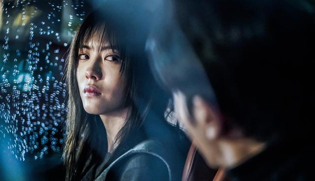 柯滢|《阳光之下》10大名场面：眼泪，强吻，观烟花，最甜戏码被删