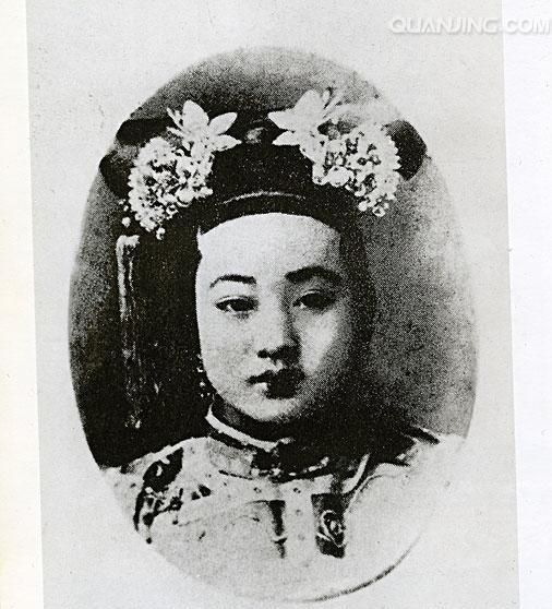 小小草莓星座|故宫的井口不过10寸，慈禧是如何将24岁的珍妃塞入井中的？