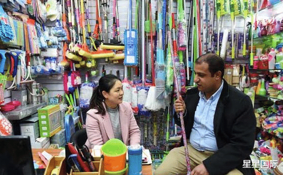 制造業 “中國商品”火了，美國人排隊搶購，超市貨架都被搬空了