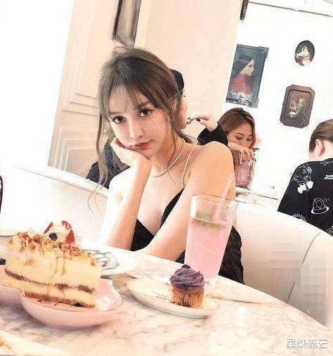 极限挑战|14岁被亲妈逼着整容，整了三百次花掉四百万，如今31岁长这样