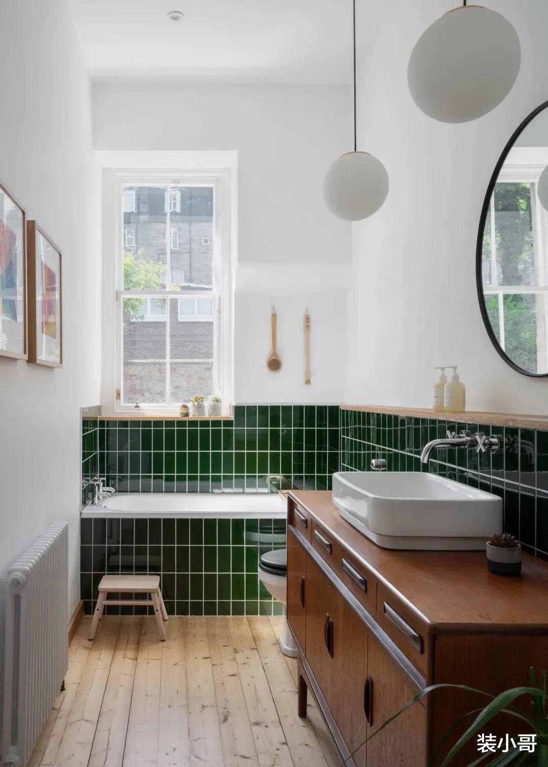 为什么外国的卫生间那么高级，而中国式的小卫生间，就丑得很雷同