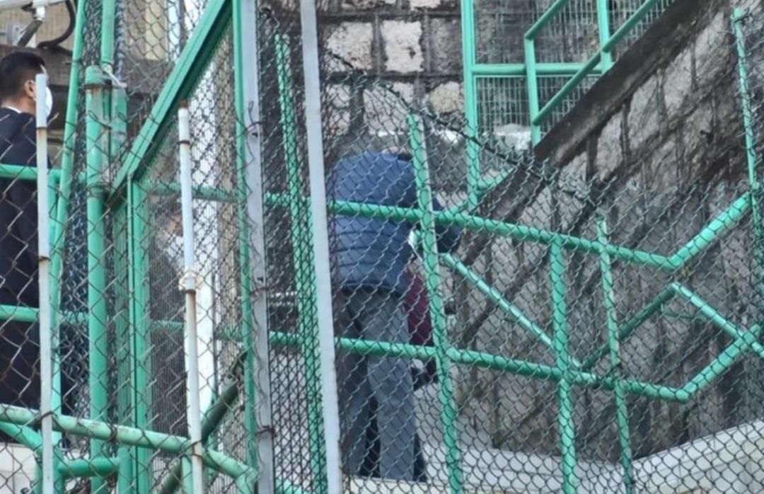 李嘉诚|93岁李嘉诚元旦携子孙拜祭亡妻,港媒却厚脸皮问:何时再捐钱?