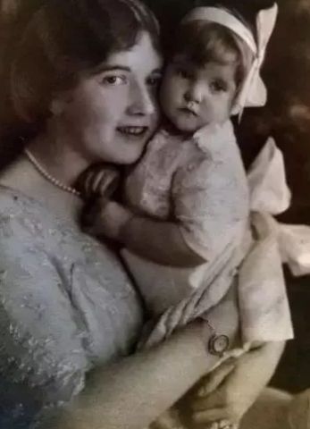 日本|3次嫁王子的美国富婆：7段婚姻找不到爱，死前账户只剩3000块美金