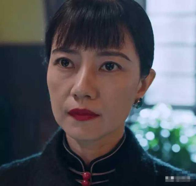 高圆圆|42岁高圆圆终究是老了！脸颊塌陷眼神空洞，网友：恐怖片既视感