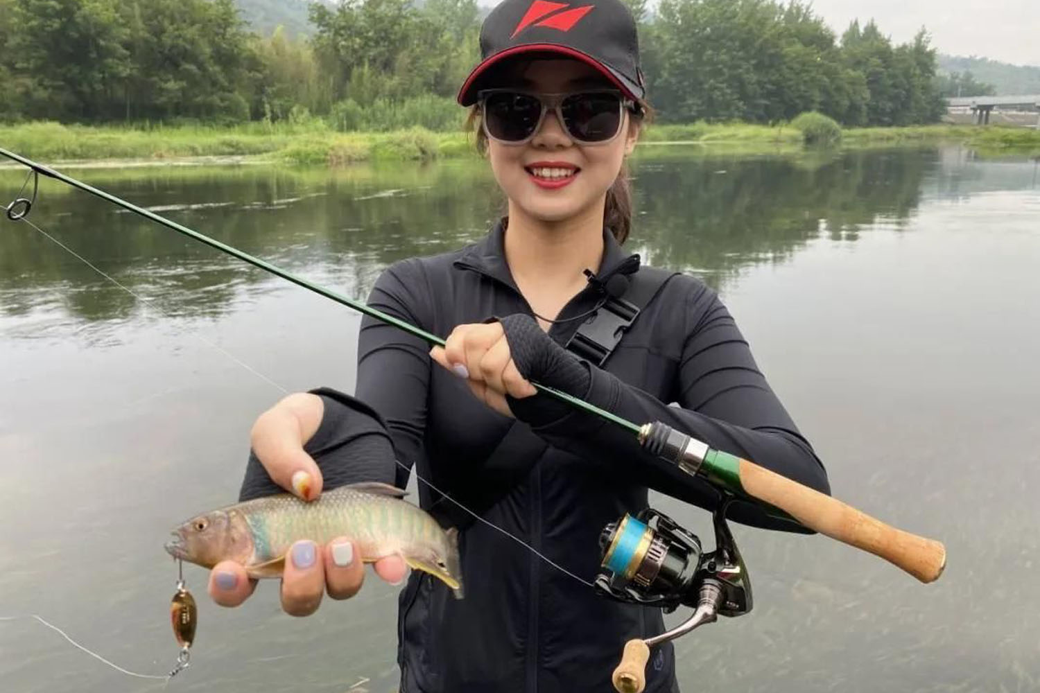 |路亚钓鱼用的鱼饵需要用钓鱼小药浸泡吗？用路亚鱼饵钓鱼的原理