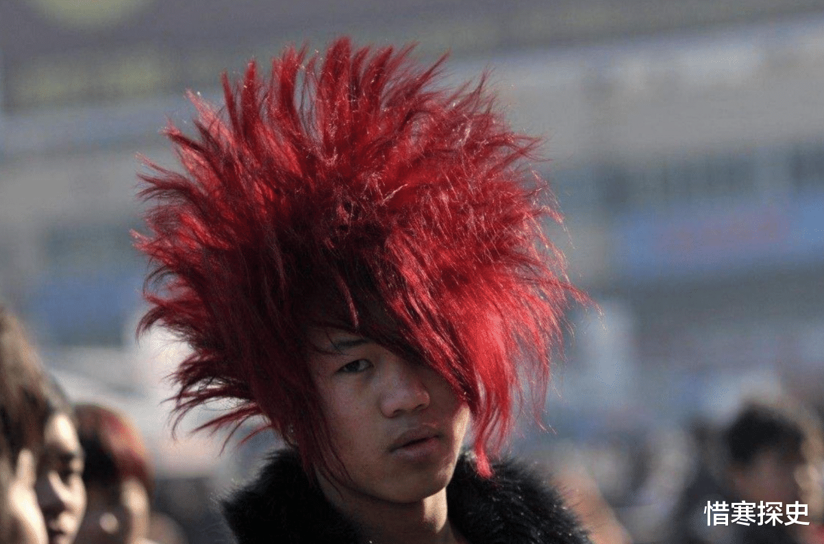 吉林市|2006年，11岁少年创“杀马特家族”，两次退出后创业为自己正名