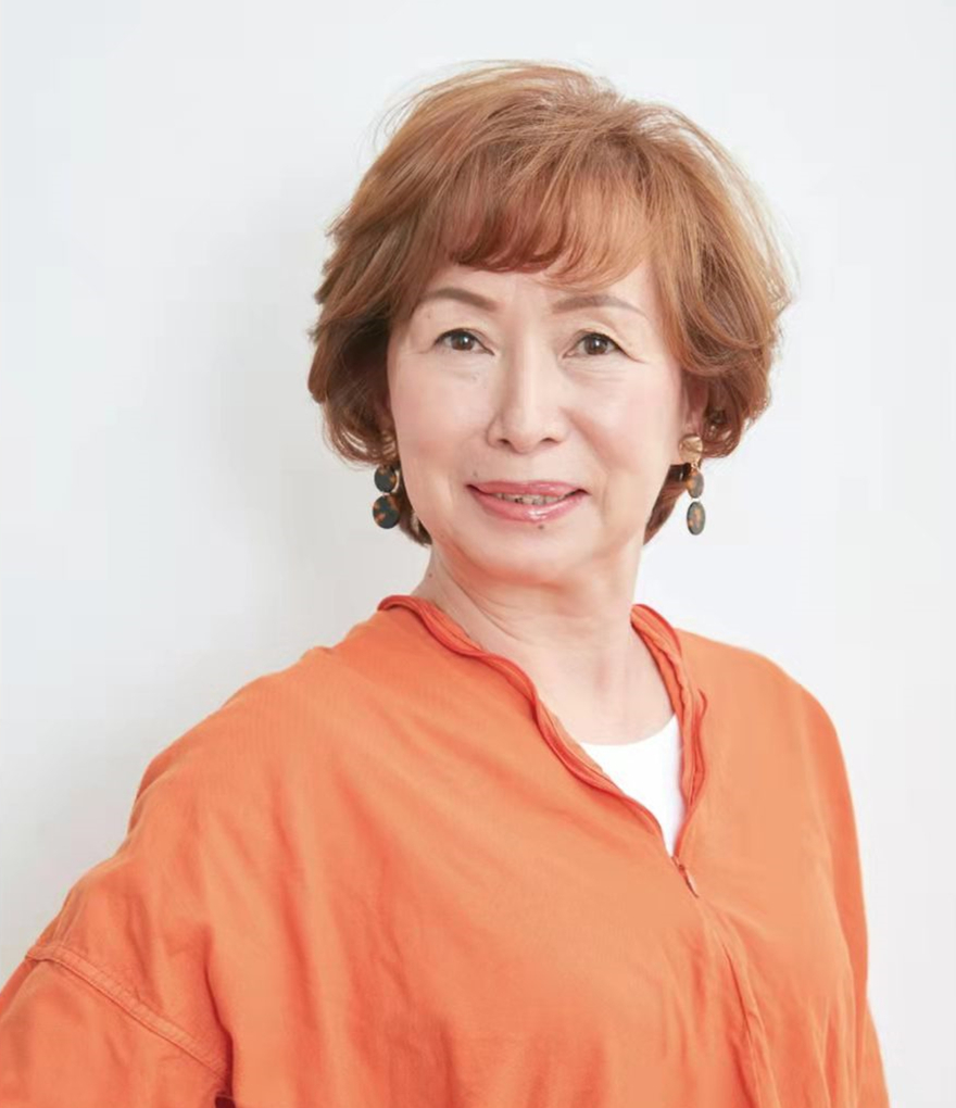 发型 这才是中老年人最美的发型，柔美蓬松烫+减龄染发，想不年轻都难