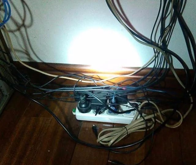 装修时尚家|十年老电工家找不到插线板,因为他家插座是这样布局的,涨知识