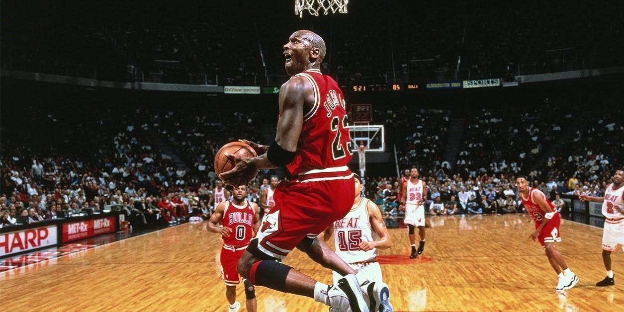 迈克尔·乔丹|乔丹打了多少年nba？为何大家只说6进6冠，其他赛季却只字不提？