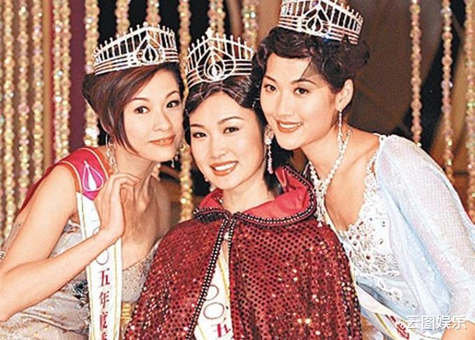 叶翠翠|港姐叶翠翠独自逛商场,素颜示人打扮朴素,身家过亿仍买特价商品