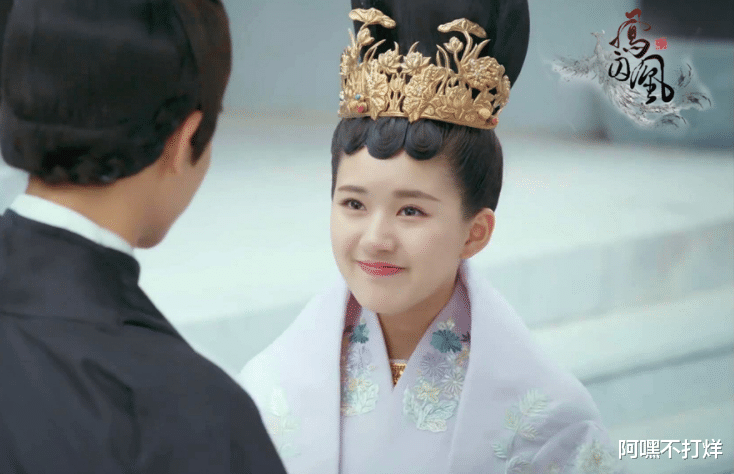 赵露思|赵露思为啥不演现代剧？看到她的罕见婚纱造型后，这谁顶得住？