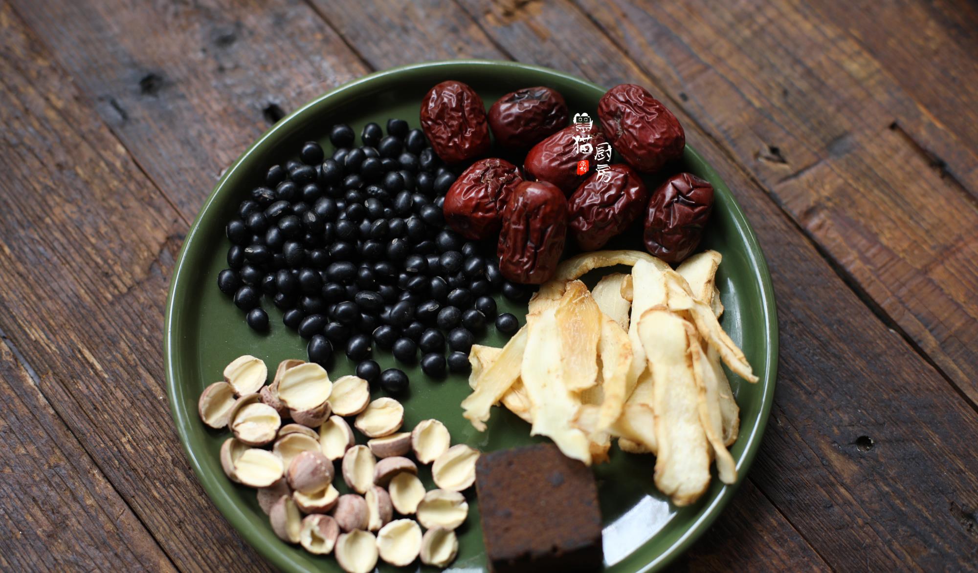 黑豆|40岁宝妈分享三伏天用黑豆代茶饮，网友：难怪气色红润不像40岁