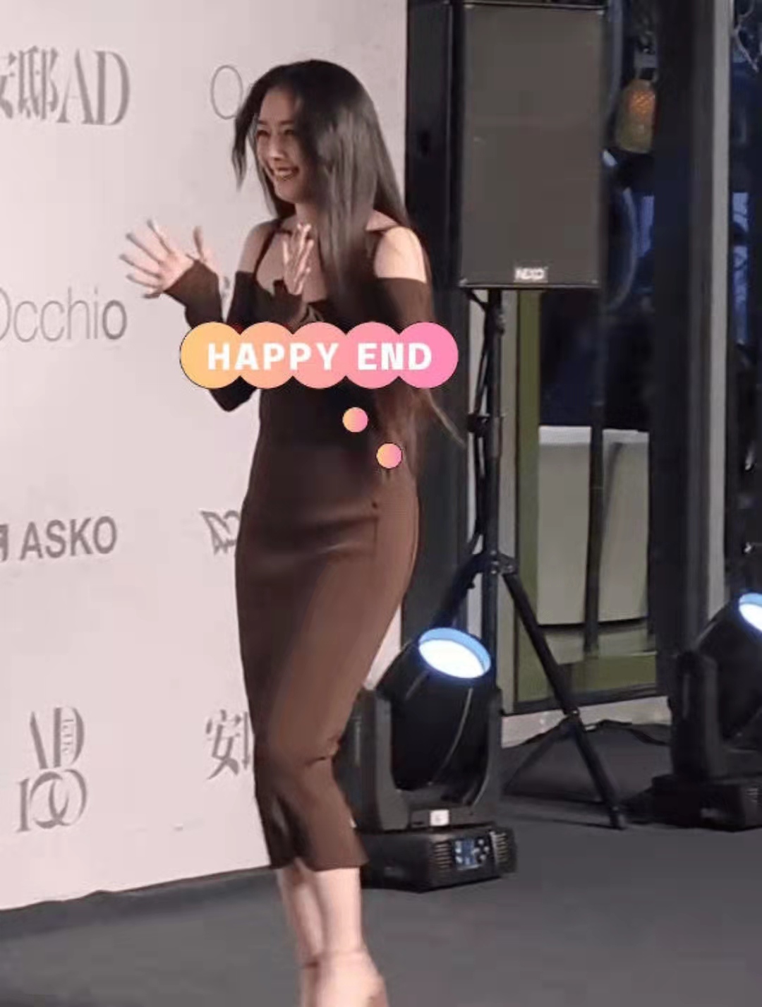 郭碧婷|郭碧婷深夜高调秀性感，阳台上拍照姿势妩媚，小腹隆起疑似怀二胎