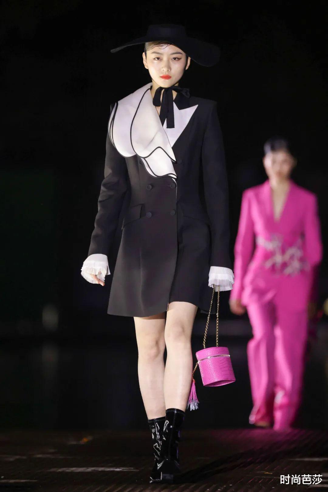 穿衣搭配|被一个仙女国货震撼到，我又民族骄傲了