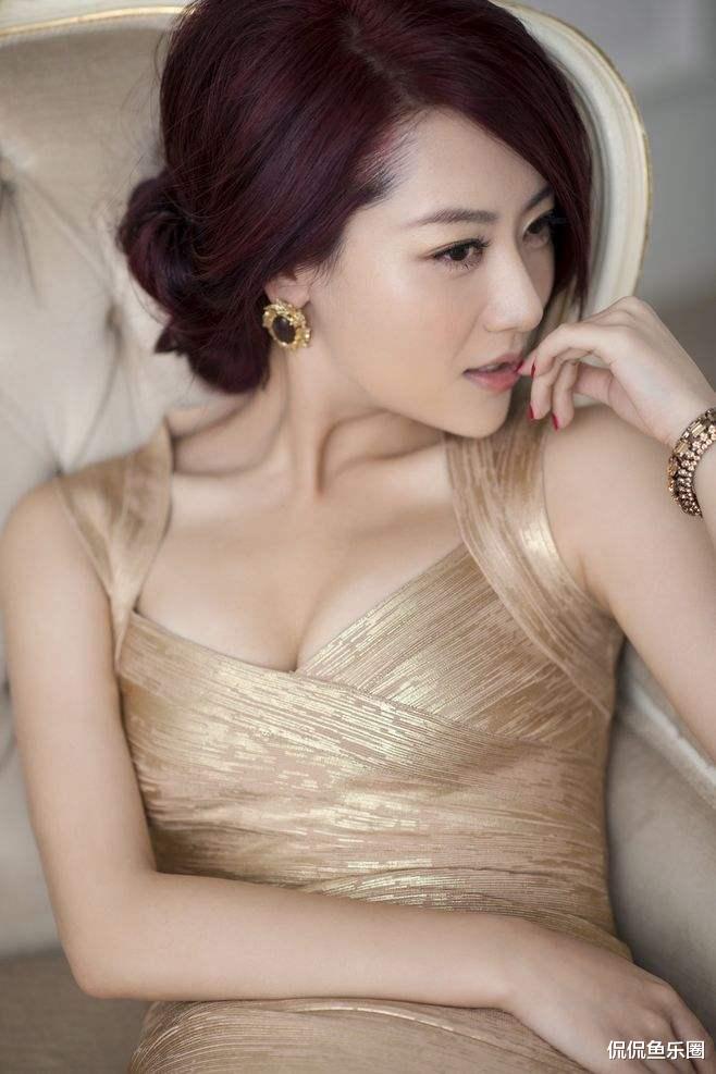 白冰|35岁白冰，颜值超美身材性感，女神真的是越来越美了！