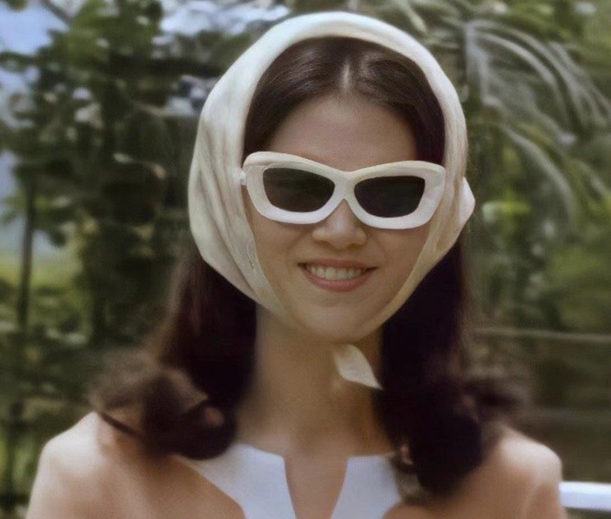 张智霖|张智霖戴头巾摘棉花，吐槽袁咏仪嗓门大，靓靓霸气回怼他是狼外婆