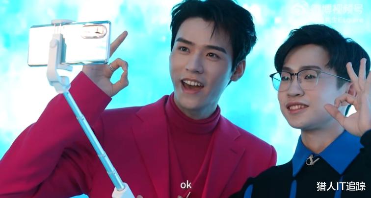 c位|时尚盛典C位出道，荣耀60系列与多位明星一共登台