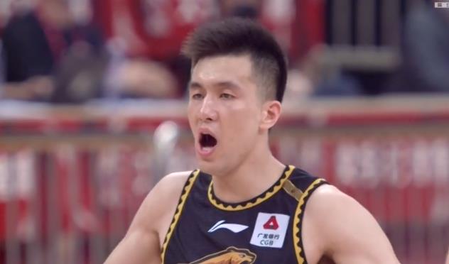 杨鸣|各种补强后发现教练才是短板？辽粤大战连登5条热搜，杨鸣遭质疑