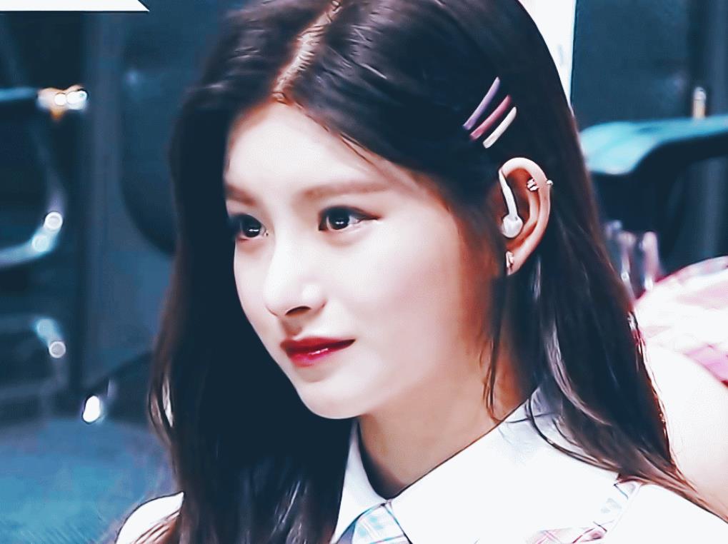 极挑8|《极挑8》网传阵容曝光，邓伦岳云鹏不常驻，新的女MC是00后女神