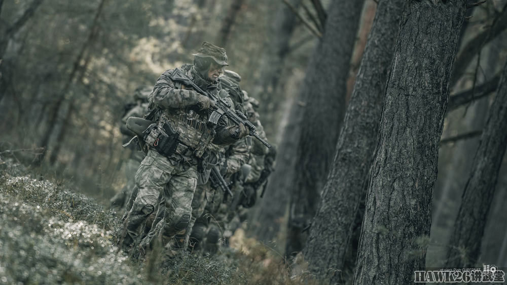 宪兵|波兰随军摄影师新作：宪兵特别行动巡逻小队 全员HK416携带军犬
