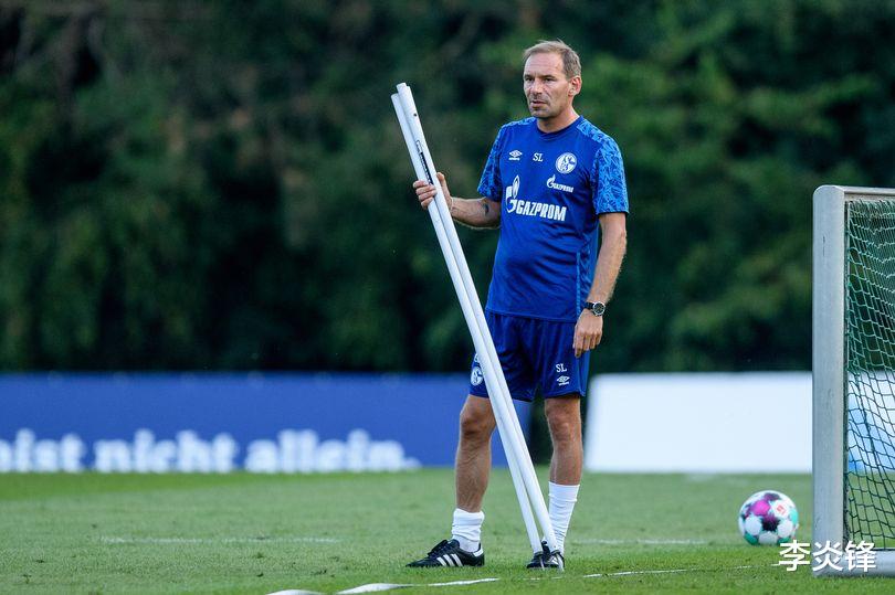教练|1比7输球被解雇的主教练辅佐朗尼克？招聘心理专家助球员健康比赛