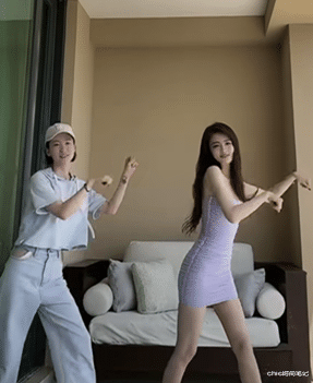 徐璐|让徐璐一战封神的, 竟然是条皱皱巴巴的吊带裙