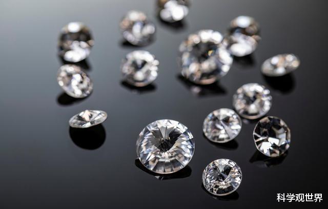 钻石 中国科学家造出世界最硬玻璃，比钻石还硬，可以直接划破钻石