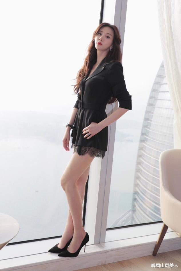 峨眉山周美人|林志玲被造型师毁了，波浪卷配齐刘海太显老，女神气质全无