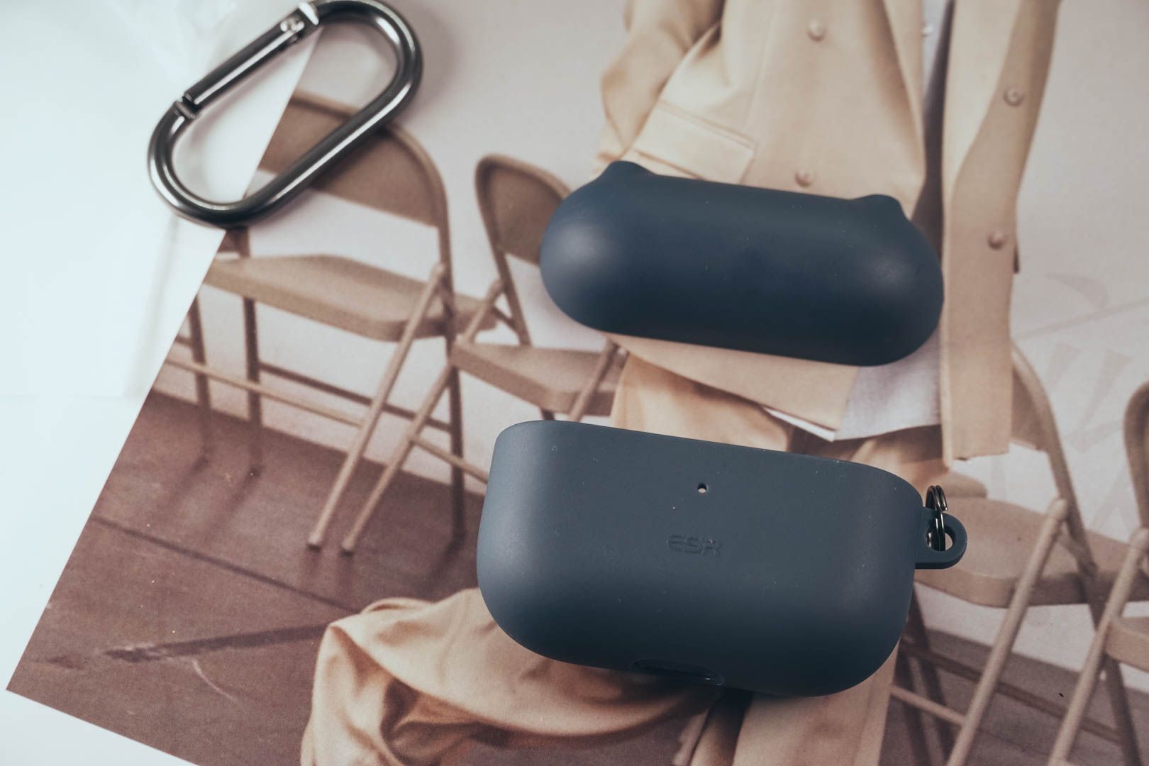 AirPods|强力磁吸，一触即充-亿色airpods pro磁吸保护壳体验