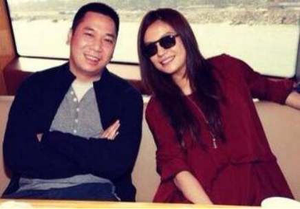 赵薇|赵薇再掀波澜被封杀，真正原因浮出水面，十分气愤