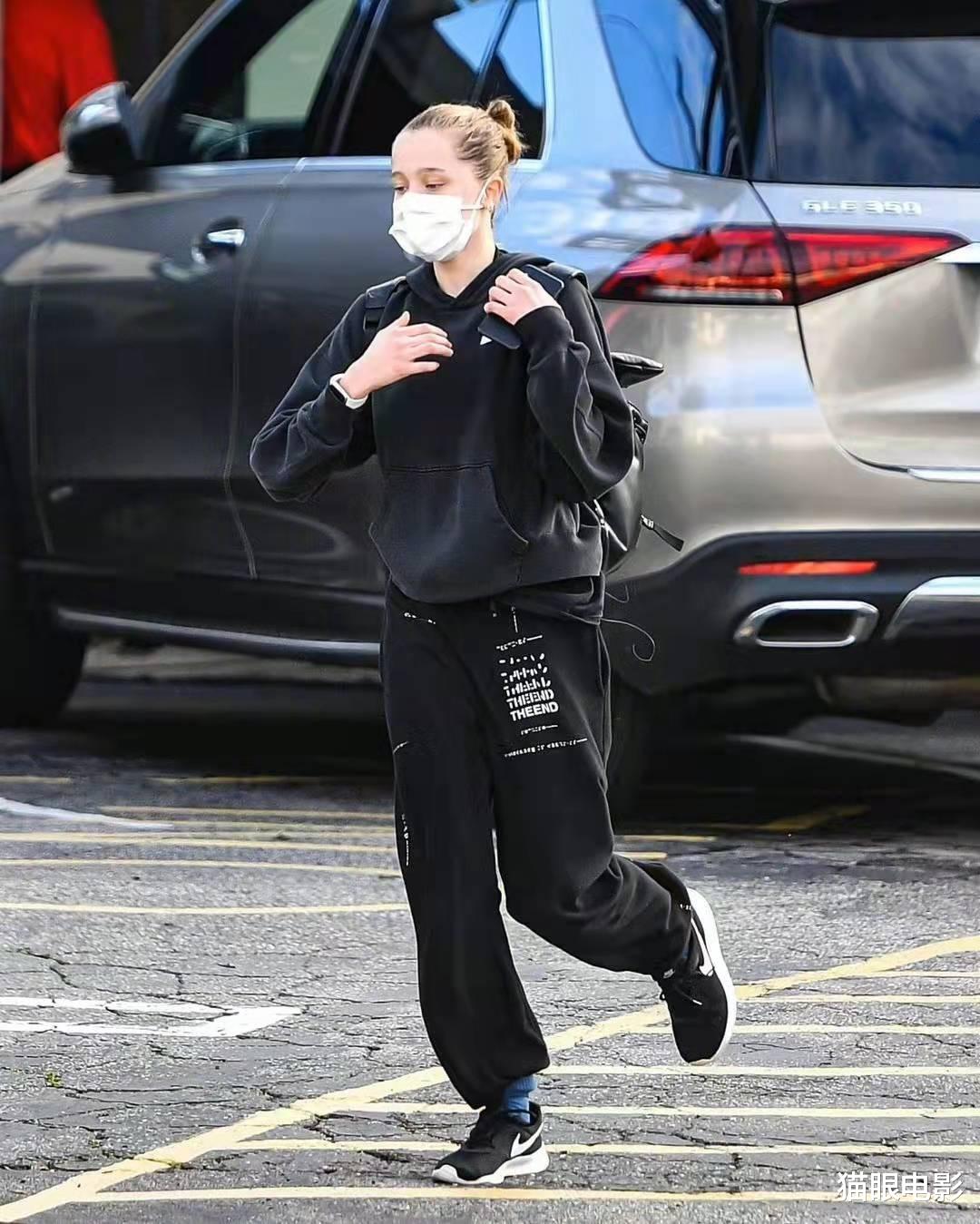 安吉丽娜·朱莉|47岁朱莉大女儿骨相优越！浓眉大眼像极了母亲，舞蹈动作潇洒自如