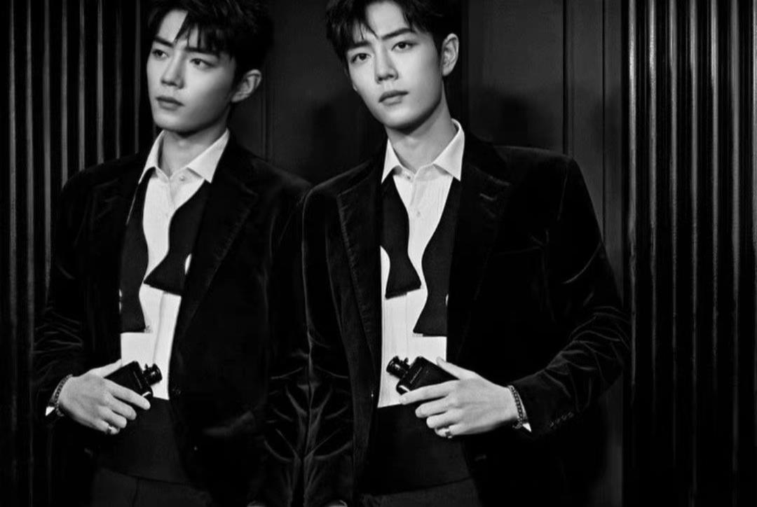 |网友环球影城偶遇肖战：看上去穿得很休闲，其实项链戒指一个不落