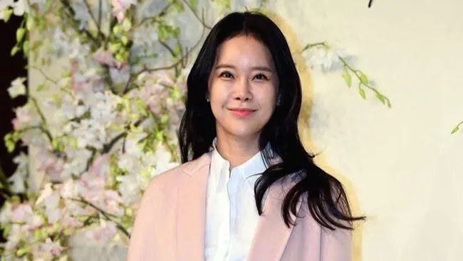 倪妮|她被誉为“韩国歌后”,曾遭男友偷拍“私密”视频,一度想要轻生