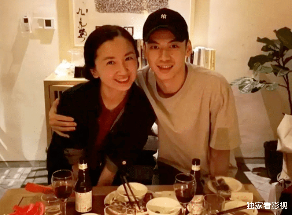 刘迦|刘迦在《披荆斩棘的哥哥》稳成团？长情的他与大13岁女友相恋10年