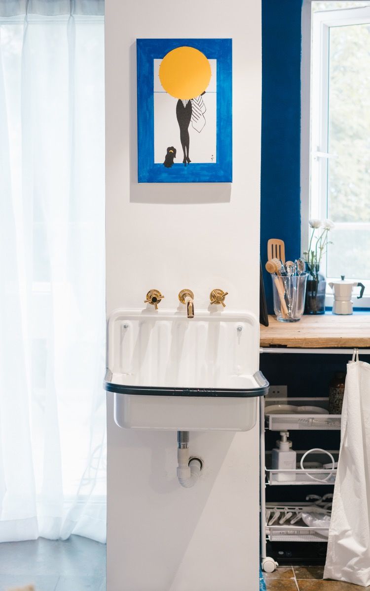 |女孩的18㎡复式公寓，蓝色客厅惊艳大气，二层卧室温馨迷人，真香