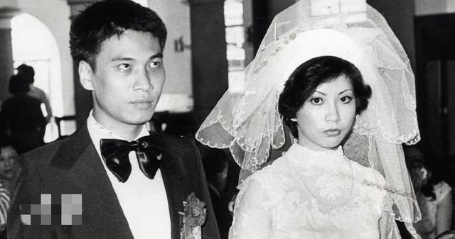 吴孟达|吴孟达出殡,原配带双胞胎女儿现身,第二任妻子和女儿为何没来?