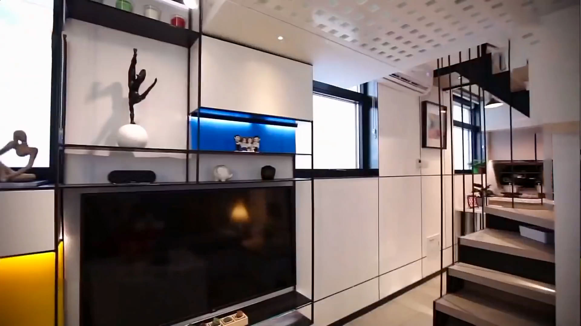 11㎡蜗居做婚房，因床太小，情侣无法玩翻身抱，未婚妻气到想悔婚