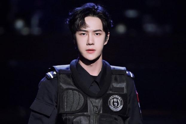 王一博|王一博半夜改了个人信息，被发现后立马改回来，粉丝：做贼心虚？