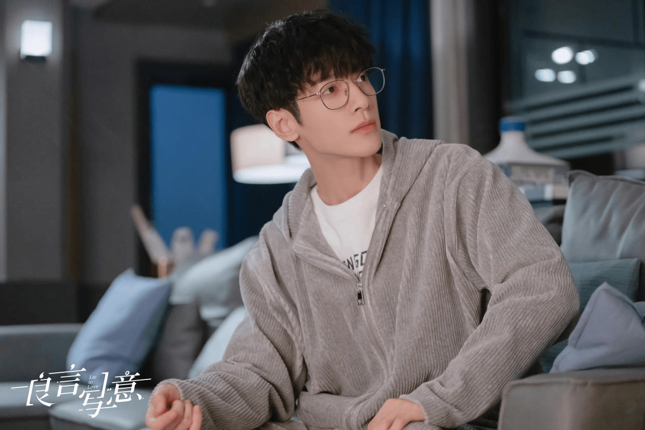 邓家佳|罗云熙新剧《良言写意》开播 厉择良人设带感引发关注