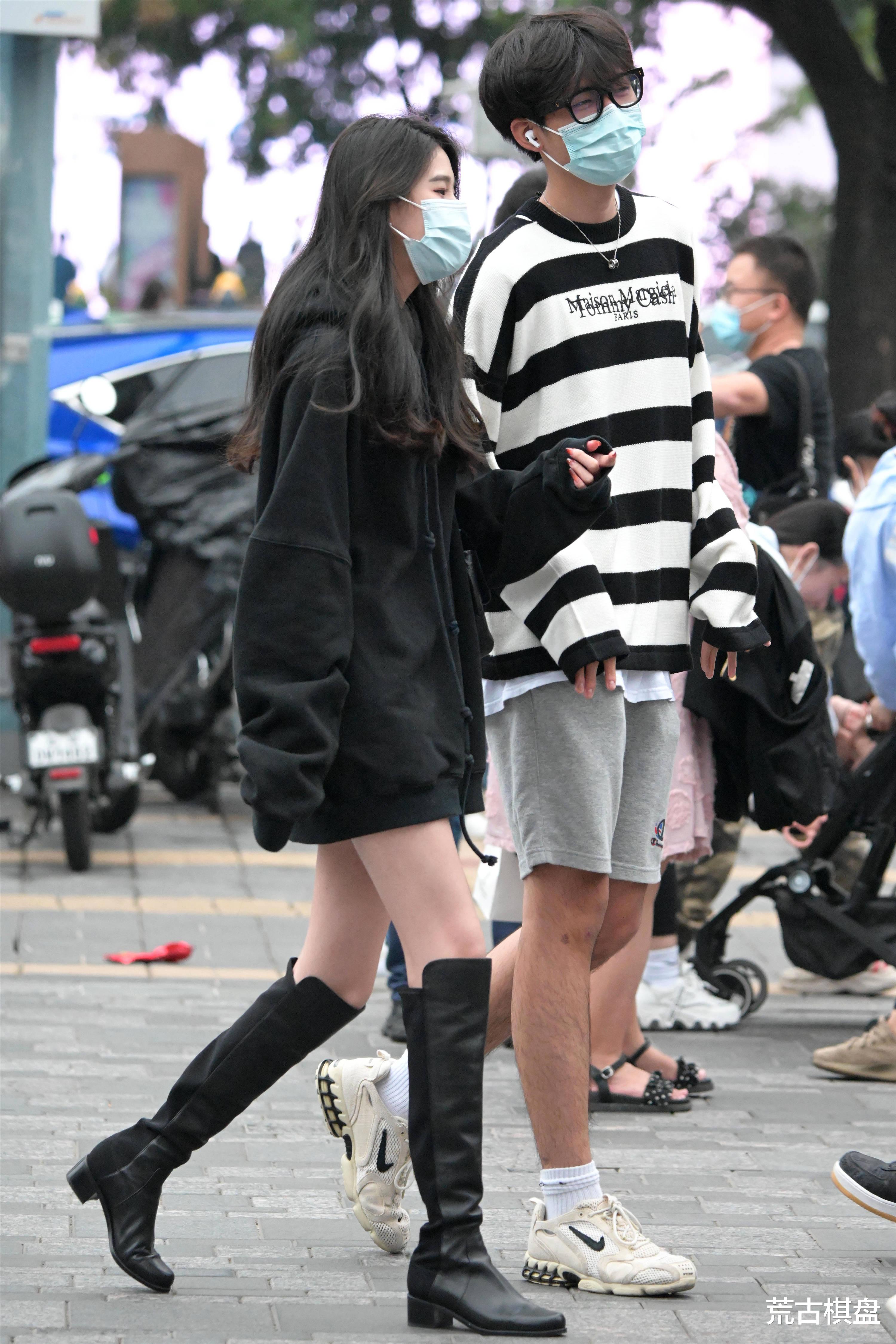 荒古棋盘 时尚美女选择长靴，要展现出不同的风格，还是要选择不同的服装