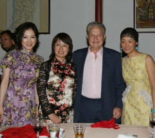 乔治·索罗斯 金融大亨索罗斯：三婚82岁娶小41岁美日混血娇妻，晚年热衷慈善