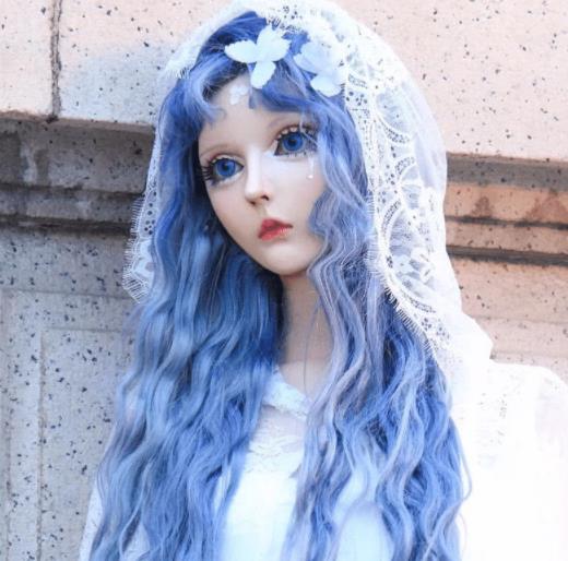 电视剧|“真人芭比”迪丽拉直播时发脾气，泼男友一身水，男方退出直播