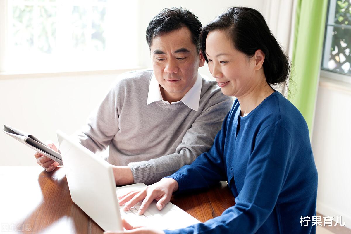 柠果育儿|“婆婆50岁天天跳广场舞，我妈60岁起早贪黑干农活，不公平”