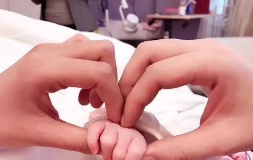 日本“高中生夫妻”秀恩愛曬娃，引起爭議：他們自己還是孩子-圖7