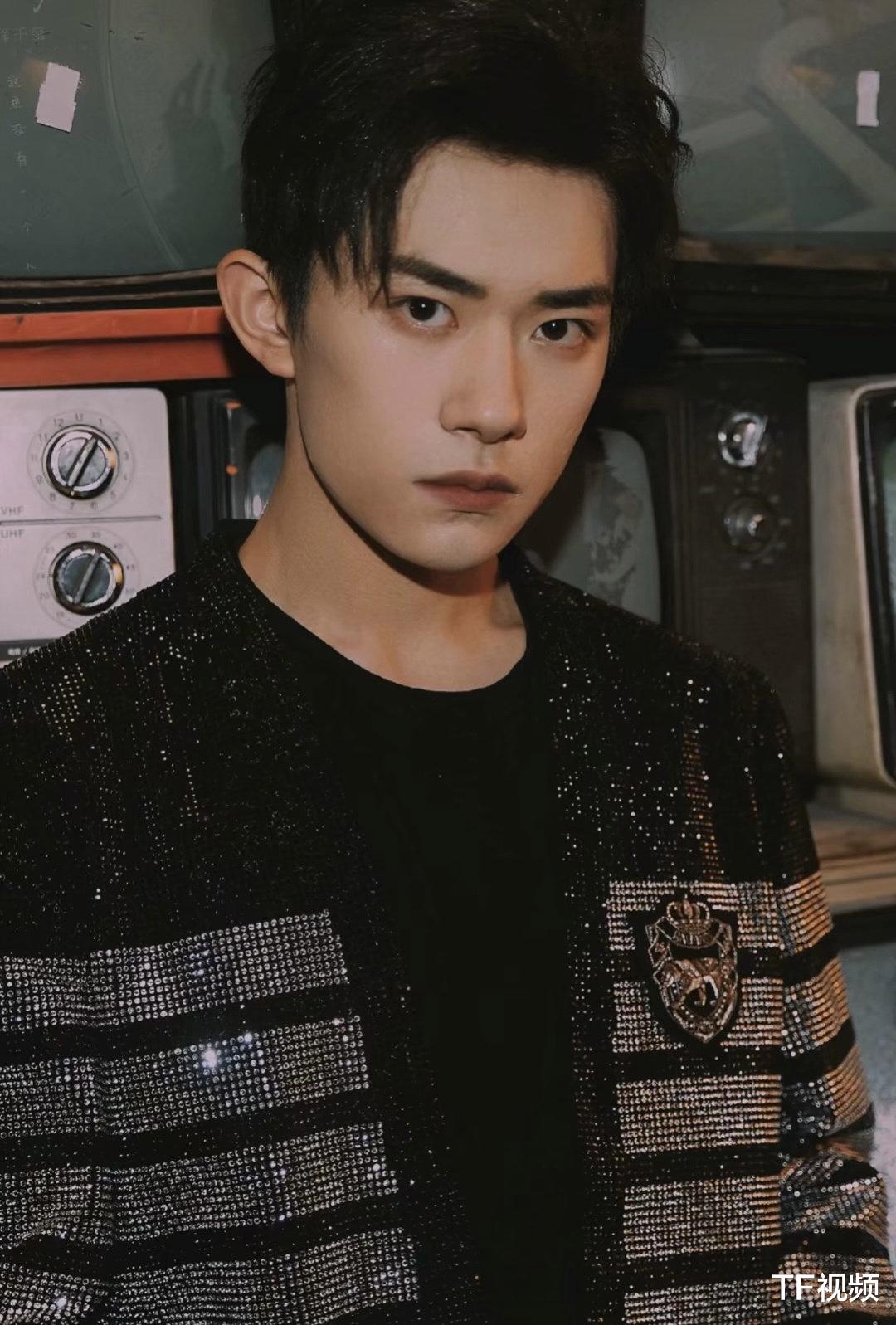 李靓蕾|易烊千玺将二搭吴京合作《抢滩海南岛》？粉丝称画饼原因太离谱