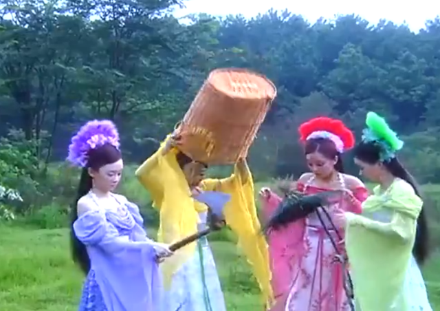 赵文卓|女星造型翻车告诉你：如果不是倾国倾城，不要尝试扇子造型